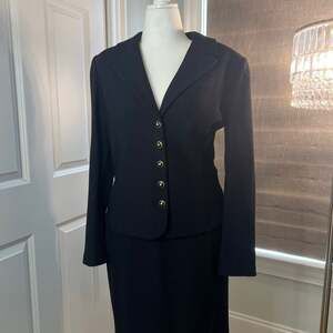 St. John Knit Skirt Suit w/ Gold Accent Buttons size 12 Black / Very Dark Navy